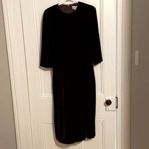 Vintage- Long sleeved wine coloured velvet dress